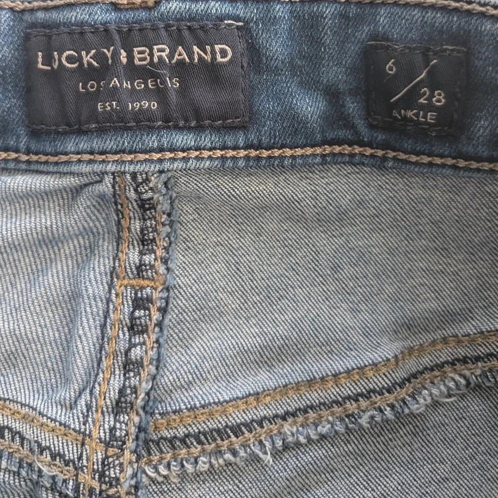 LUCKY Brand Bridgette Skinny Ankle Jeans 6/28 Medium Wash Button Fly Raw Hem Y2k